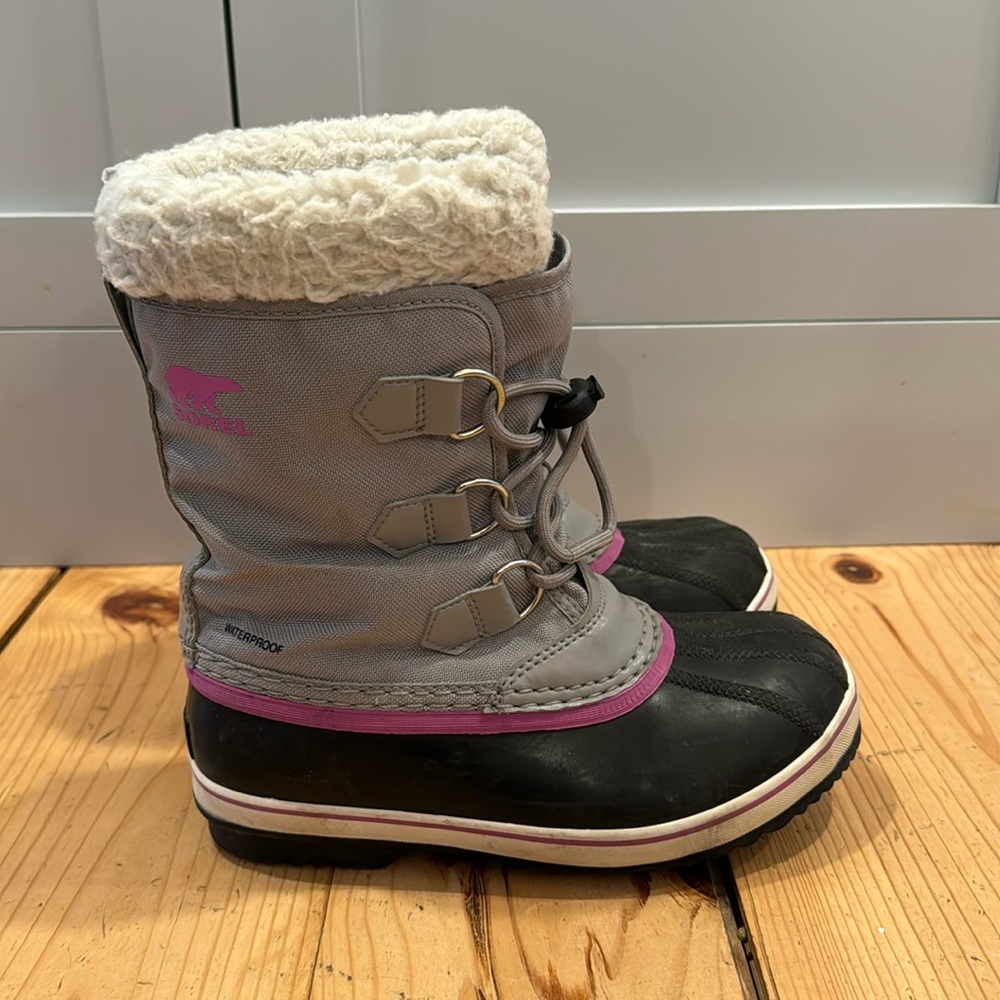Sorel Kids Boots in Gray and Black with Pink Accents